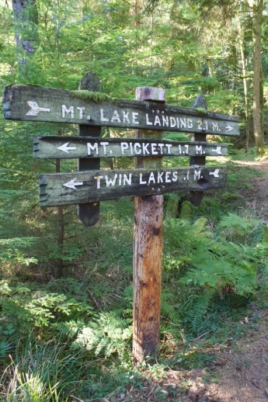 Trail Signpost to Mountain Lakes