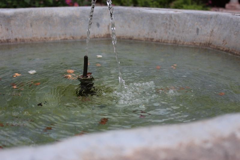 Fountain Basin With Water Spray