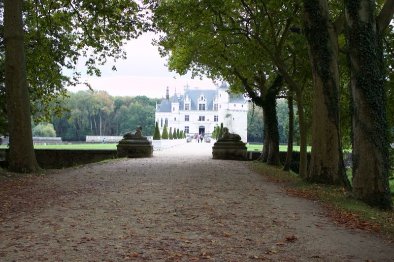 Chateau Avenue Leading to White Mansion