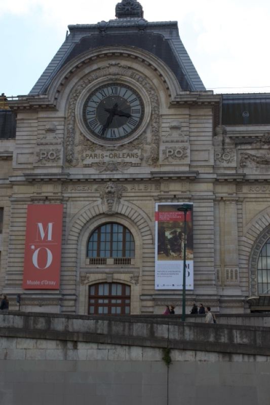 Musée d'Orsay facade with clock