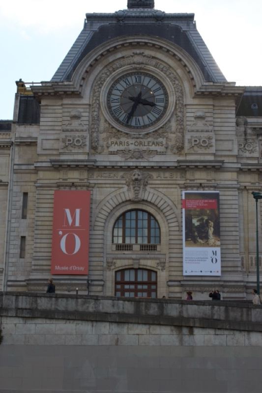 Musée d'Orsay facade with clock