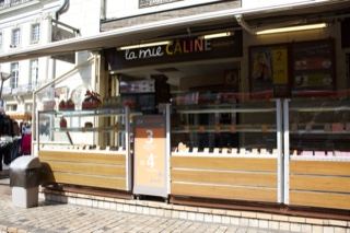 Bakery storefront La Mie Caline